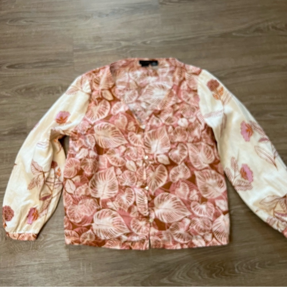 Tahari 100% Linen Boho Floral Botanical Print Long Sleeved Blouse Size Small Top - Picture 6 of 10